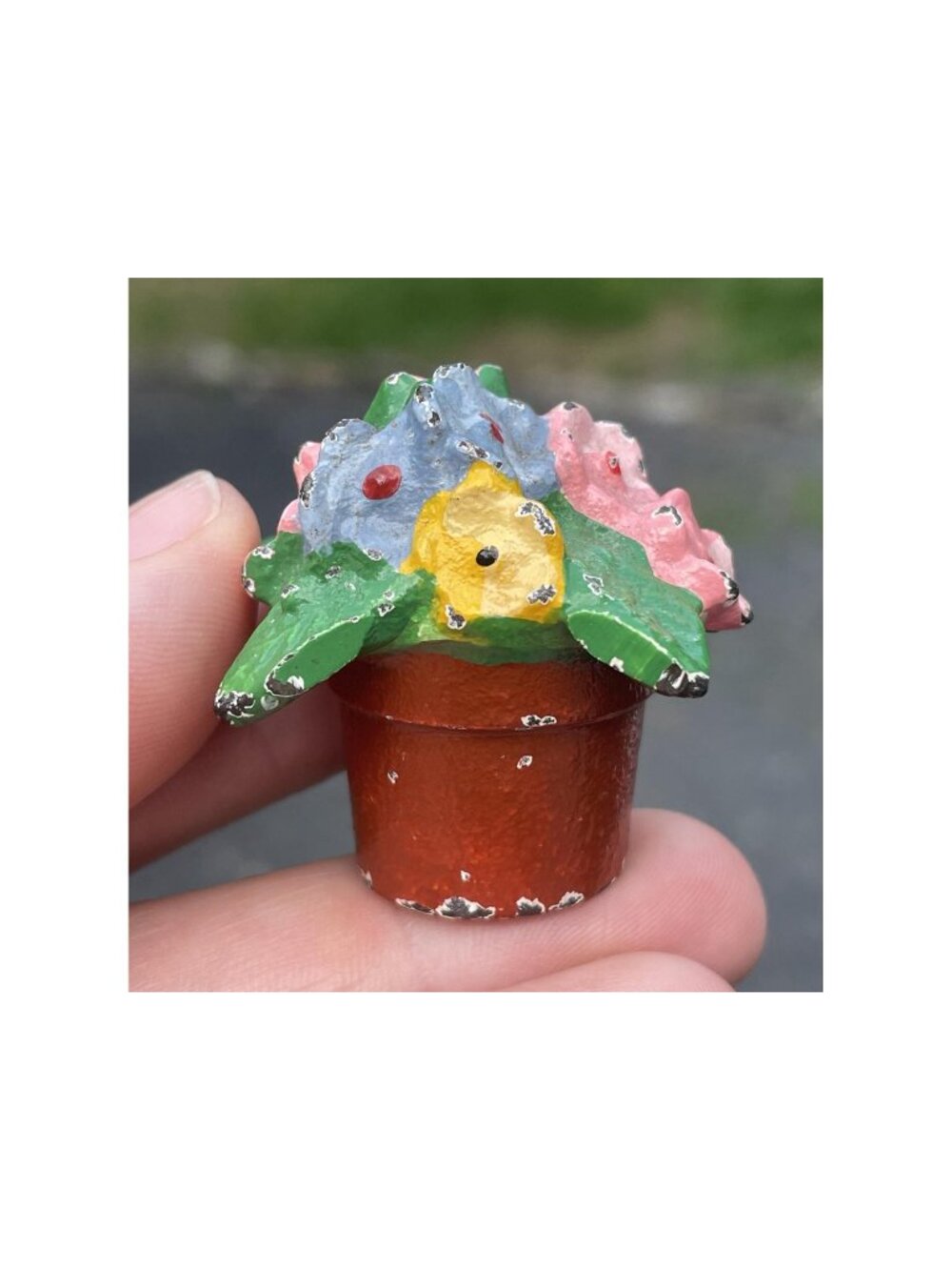 RARE Hubley Cast Iron Flower Bouquet Place Card Holder Hand Enameled